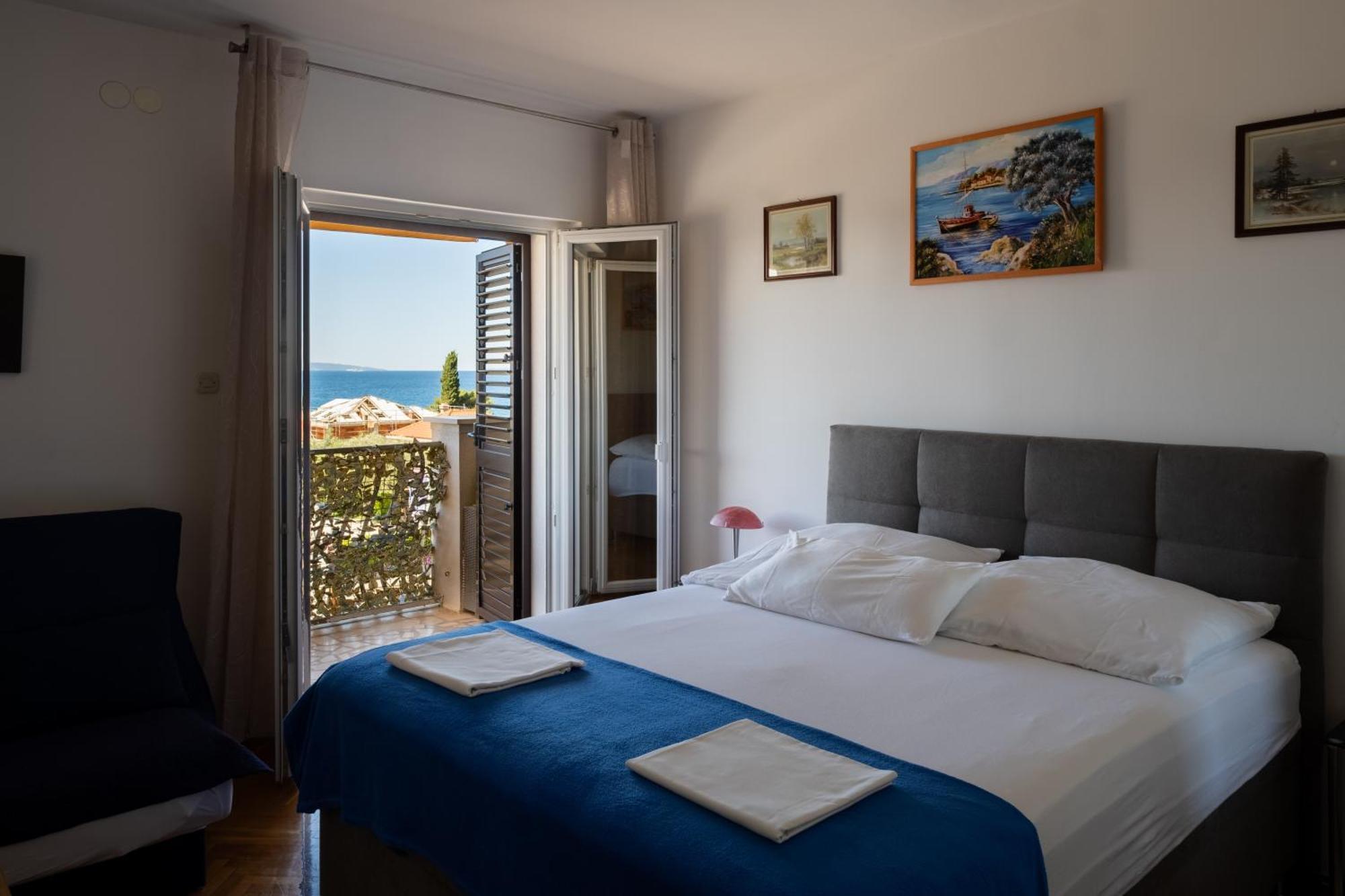 Yellow House Apartment Podstrana